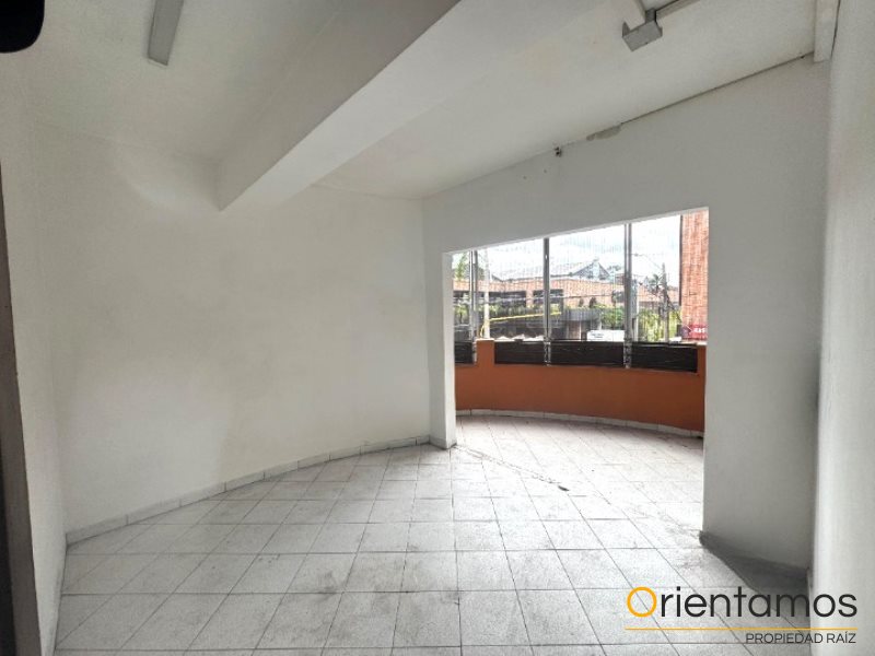 Casa-local disponible para el arriendo en Envigado el codigo es 20292 foto numero 2
