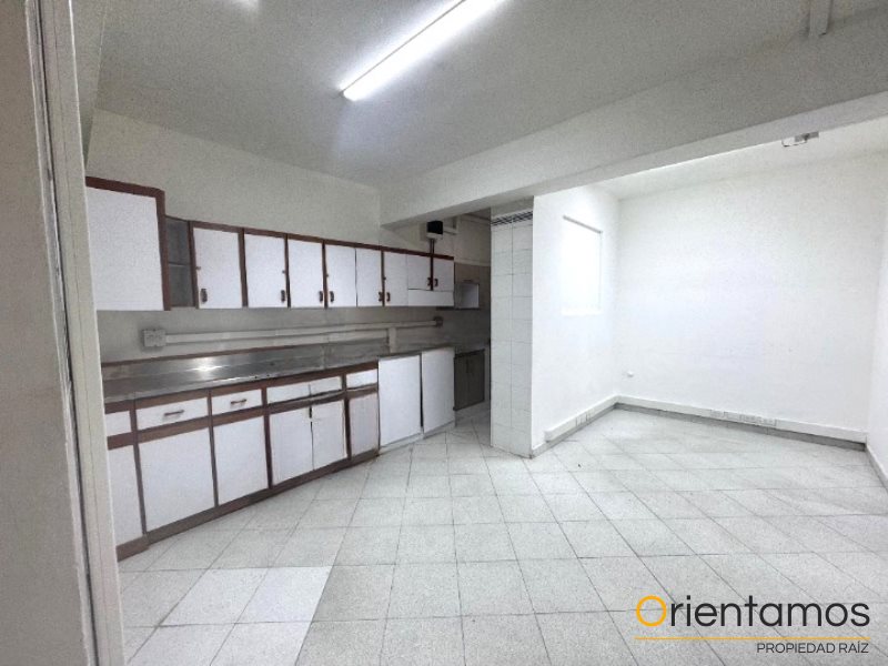 Casa-local disponible para el arriendo en Envigado el codigo es 20292 foto numero 3
