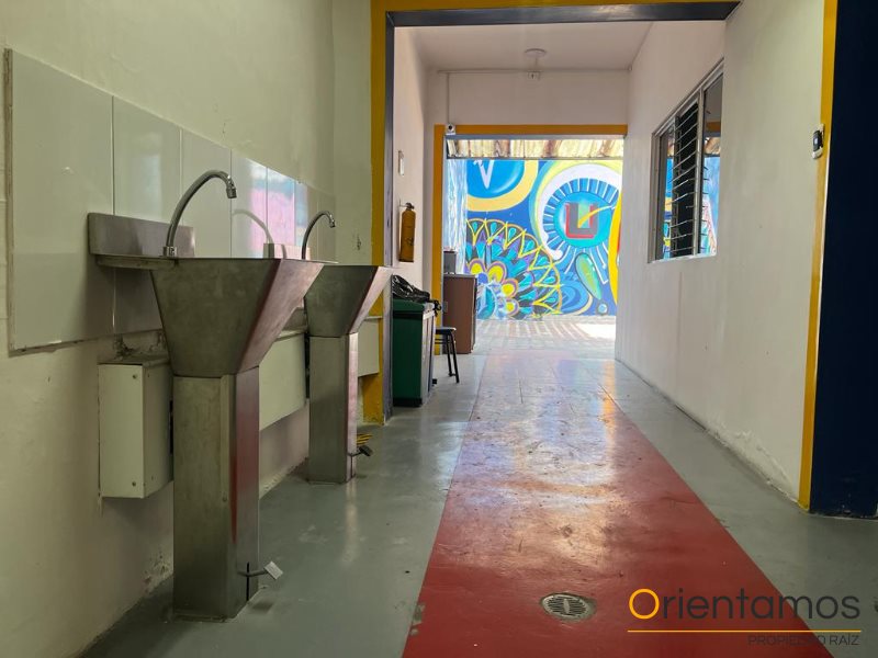 Casa-local disponible para el arriendo en Medellín el codigo es 18623 foto numero 8