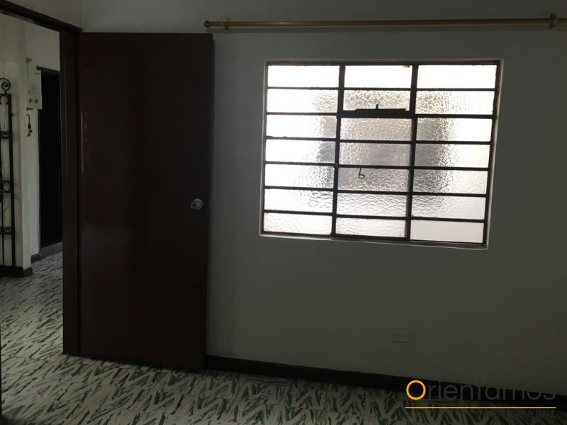 Casa-local disponible para el arriendo en Medellín el codigo es 14300 foto numero 25