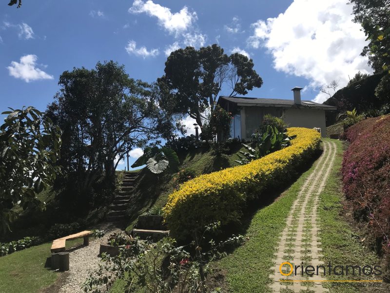 Finca disponible para el arriendo en Rionegro el codigo es 17192 foto numero 2