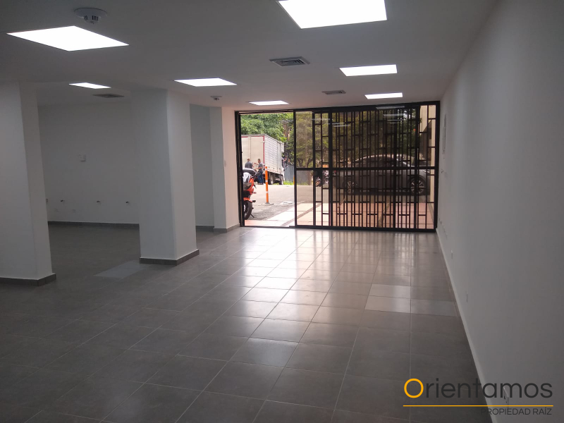 Local para el arriendo en Medellín - Manila el codigo es 18381 foto numero 4