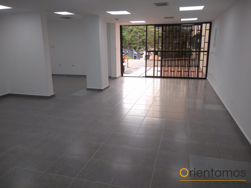 Local para el arriendo en Medellín - Manila el codigo es 18381 foto numero 3