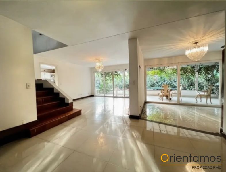 Casa-local disponible para el arriendo en Medellín el codigo es 20955 foto numero 2