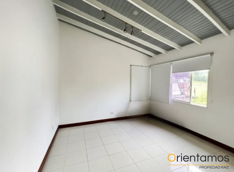 Casa-local disponible para el arriendo en Medellín el codigo es 20955 foto numero 4