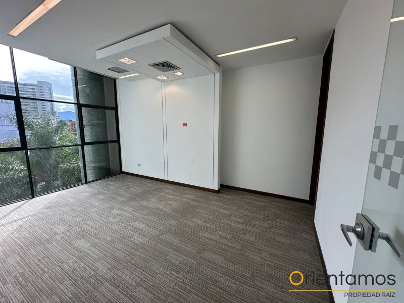 Local disponible para el arriendo en Medellín el codigo es 20745 foto numero 8