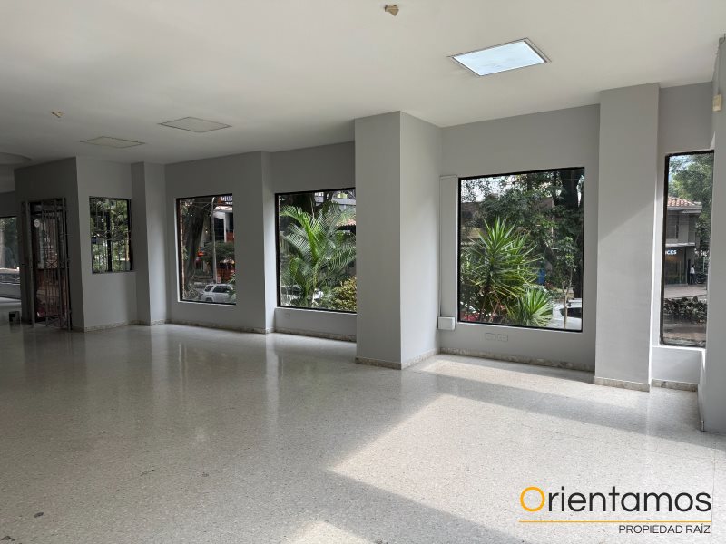 Local disponible para el arriendo en Medellín el codigo es 21015 foto numero 3