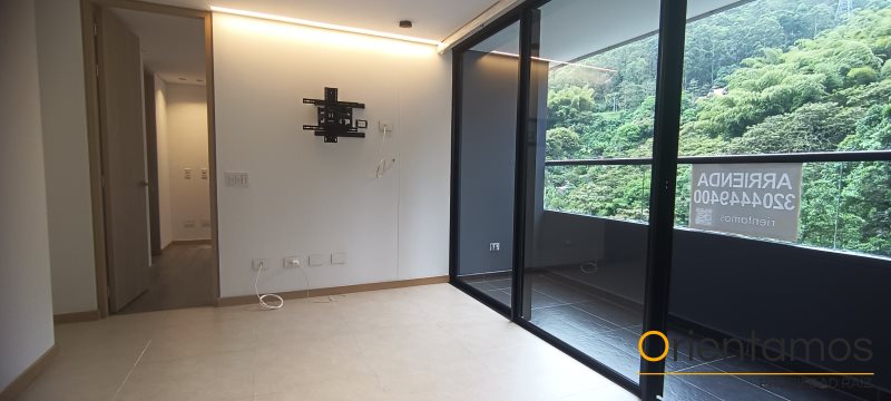 Apartamento disponible para el arriendo en Medellín el codigo es 20060 foto numero 2