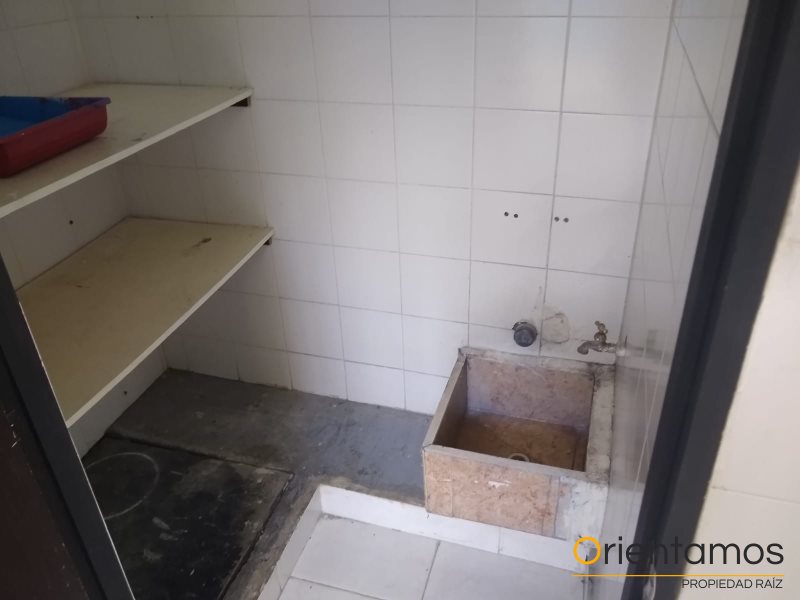 Casa-local disponible para el arriendo en Medellín el codigo es 16182 foto numero 13