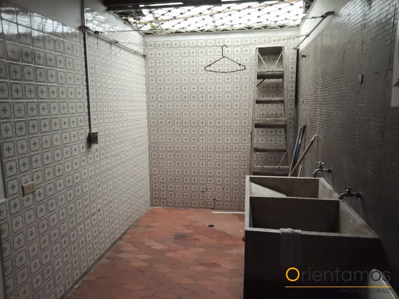 Casa-local disponible para el arriendo en Medellín el codigo es 20673 foto numero 20