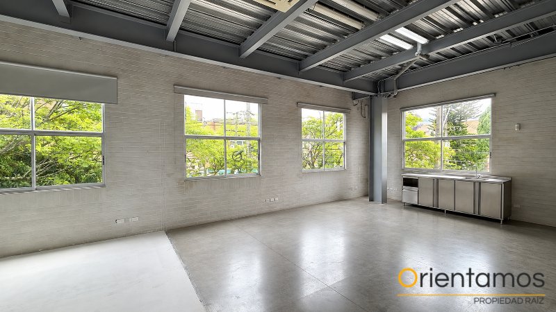 Bodega disponible para el arriendo en Medellín el codigo es 21464 foto numero 2