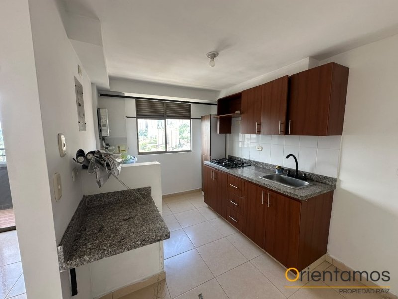 Apartamento disponible para el arriendo en Medellín el codigo es 21297 foto numero 4
