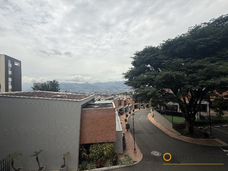 Casa disponible para venta o arriendo en Medellín el codigo es 21645 foto numero 12