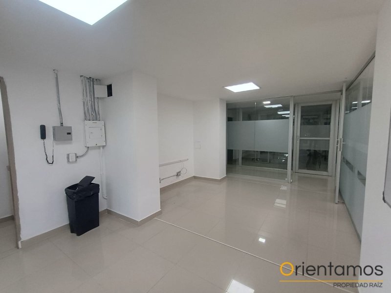 Oficina disponible para el arriendo en Medellín el codigo es 21327 foto numero 2