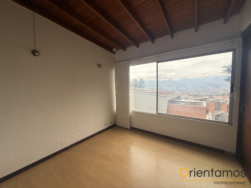 Casa disponible para venta o arriendo en Medellín el codigo es 21645 foto numero 13