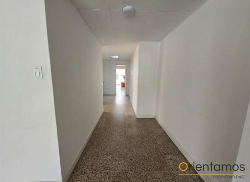 Casa-local disponible para el arriendo en Medellín el codigo es 21180 foto numero 4