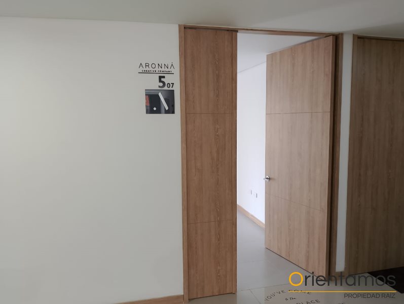 Oficina disponible para venta o arriendo en Medellín el codigo es 19204 foto numero 2