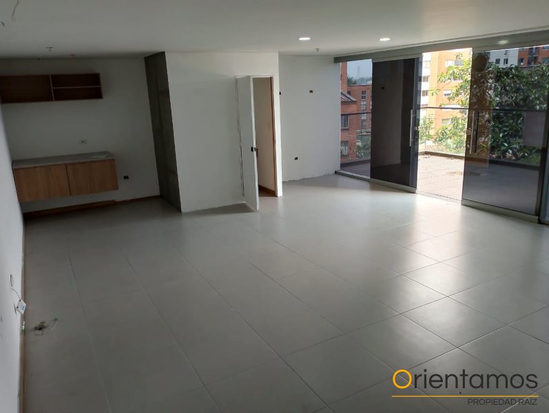 Oficina disponible para venta o arriendo en Medellín el codigo es 19204 foto numero 3