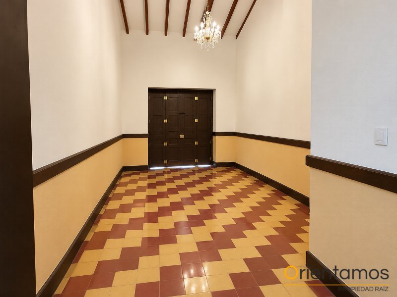 Casa-local disponible para el arriendo en Envigado el codigo es 21609 foto numero 3