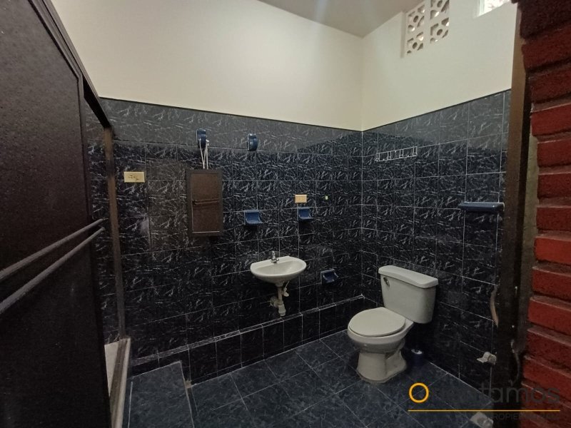 Casa-local disponible para el arriendo en Medellín el codigo es 21298 foto numero 11