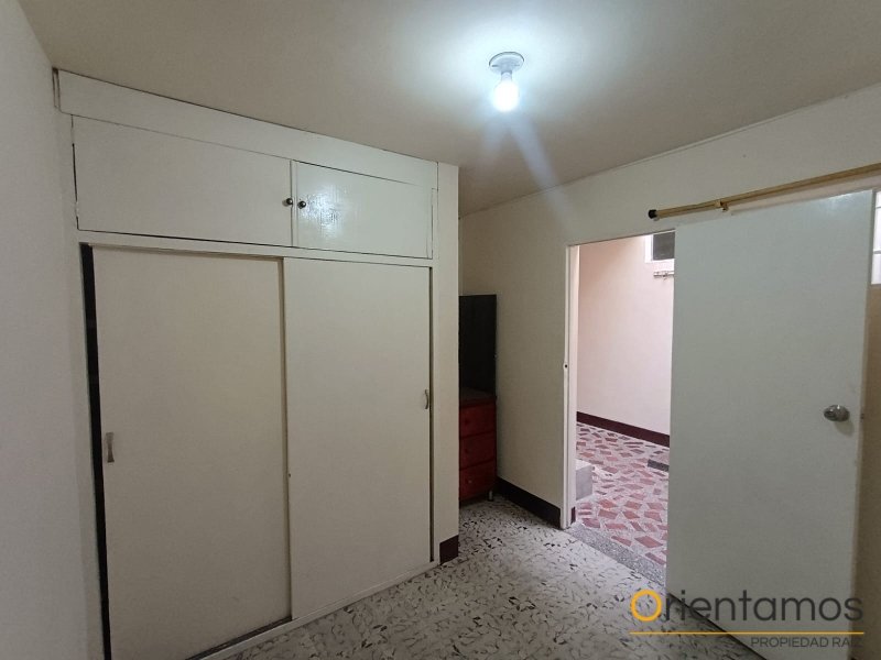 Casa-local disponible para el arriendo en Medellín el codigo es 21298 foto numero 4