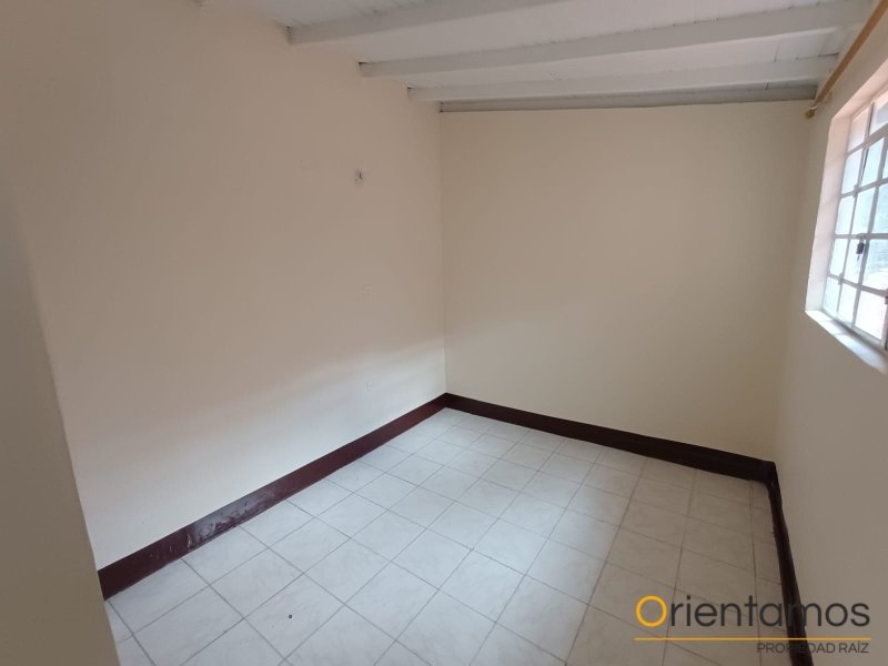 Casa-local disponible para el arriendo en Medellín el codigo es 21298 foto numero 15