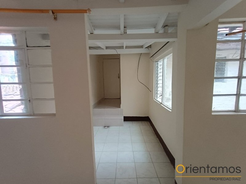 Casa-local disponible para el arriendo en Medellín el codigo es 21298 foto numero 9
