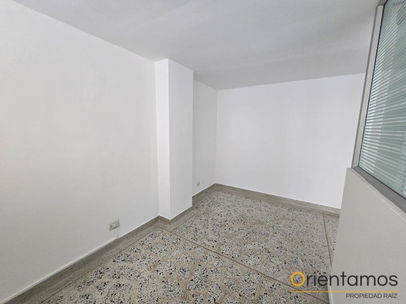 Oficina disponible para el arriendo en Medellín el codigo es 21209 foto numero 4
