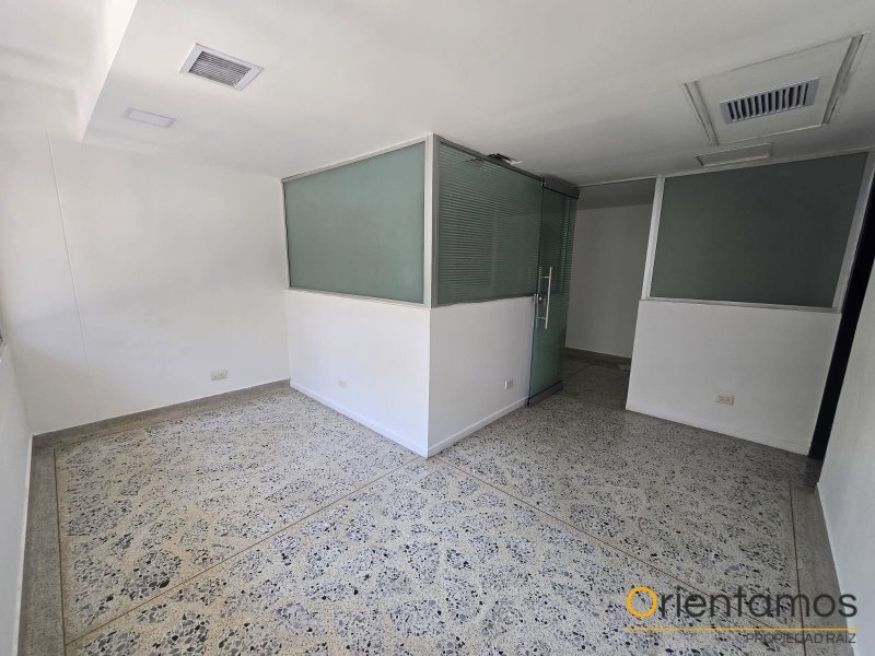 Oficina disponible para el arriendo en Medellín el codigo es 21209 foto numero 3