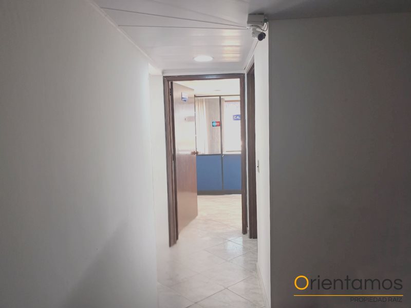 Oficina disponible para venta o arriendo en Medellín el codigo es 19924 foto numero 3
