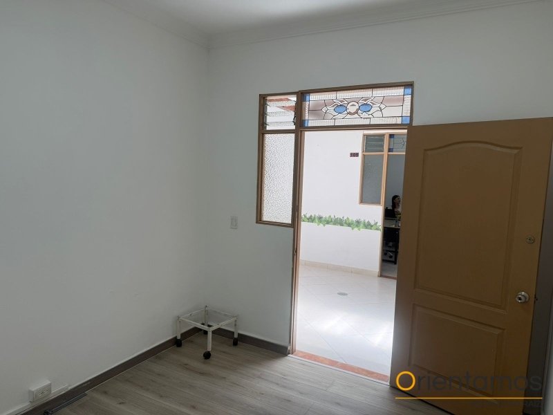 Casa-local disponible para el arriendo en Medellín el codigo es 21436 foto numero 11