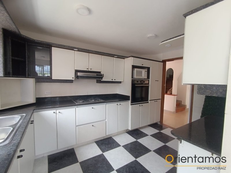 Casa disponible para el arriendo en Medellín el codigo es 21159 foto numero 5