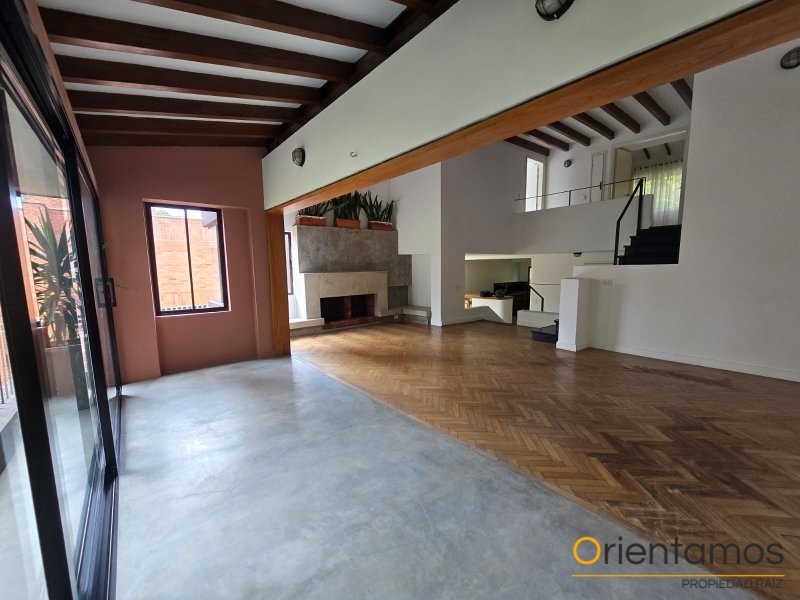 Apartamento disponible para el arriendo en Medellín el codigo es 21082 foto numero 2