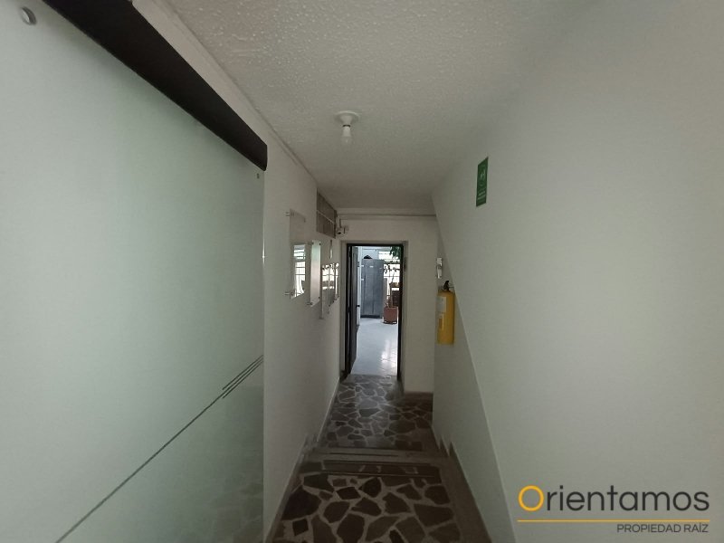 Casa-local disponible para el arriendo en Medellín el codigo es 21597 foto numero 14