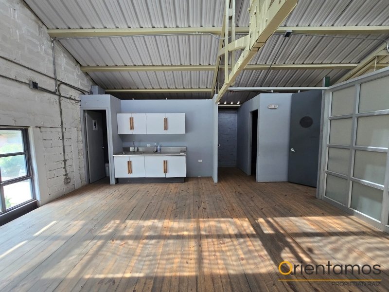 Bodega para el arriendo en Medellín - Manila el codigo es 21074 foto numero 6