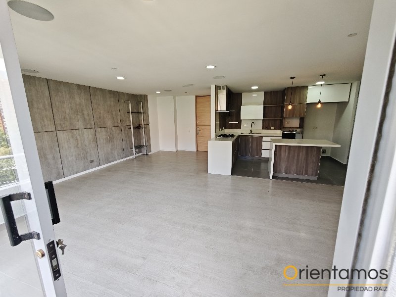 Apartamento disponible para el arriendo en Envigado el codigo es 21658 foto numero 2