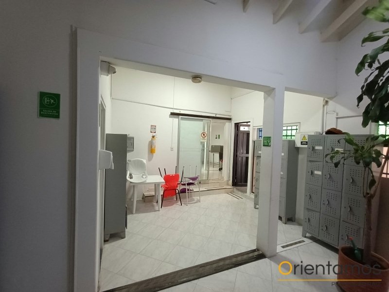 Casa-local disponible para el arriendo en Medellín el codigo es 21597 foto numero 23