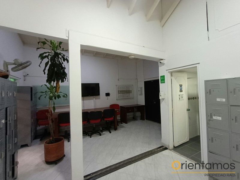 Casa-local disponible para el arriendo en Medellín el codigo es 21597 foto numero 11