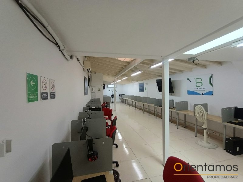 Casa-local disponible para el arriendo en Medellín el codigo es 21597 foto numero 4