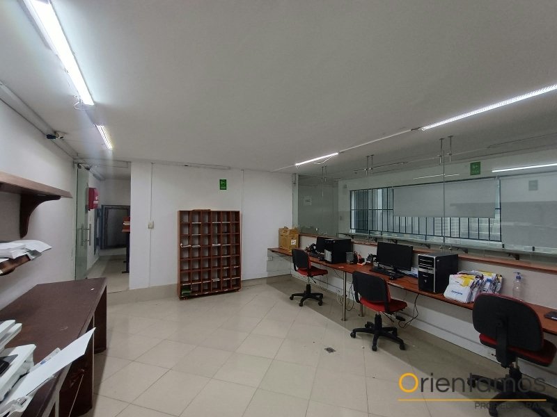 Casa-local disponible para el arriendo en Medellín el codigo es 21597 foto numero 12