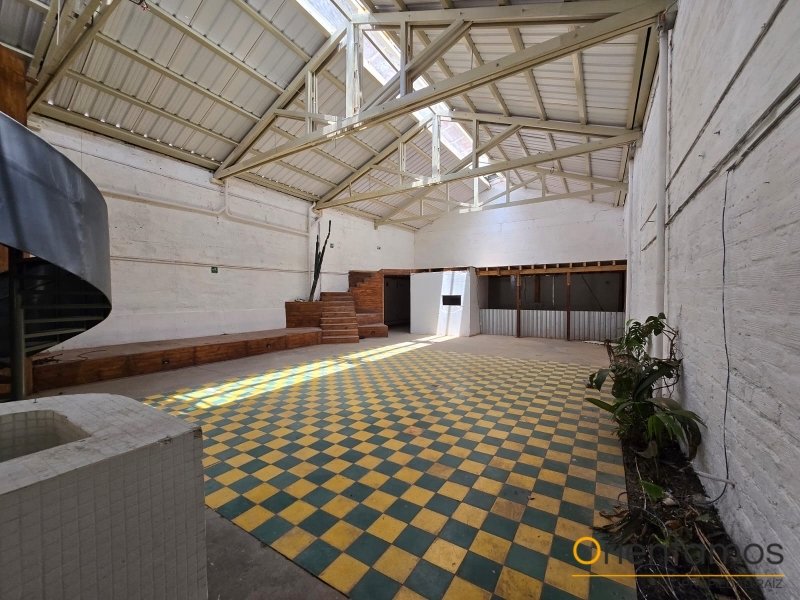 Bodega para el arriendo en Medellín - Manila el codigo es 21074 foto numero 3