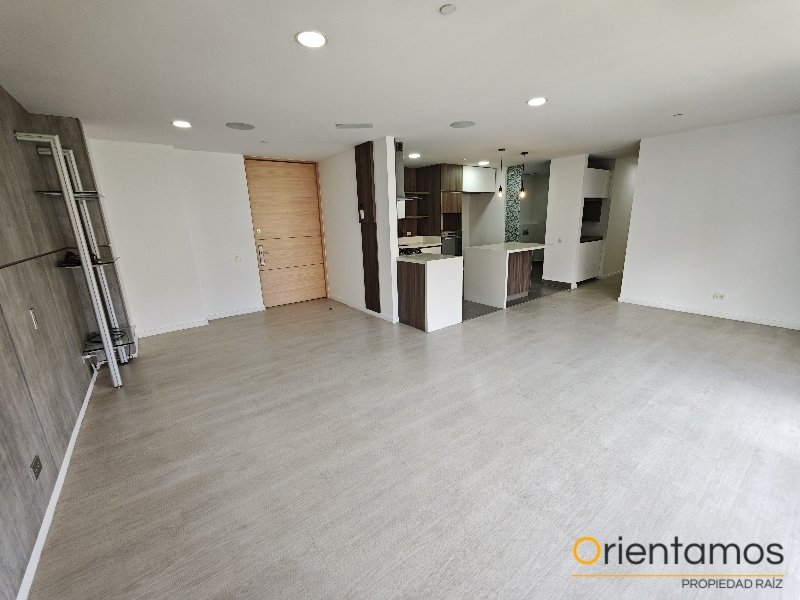Apartamento disponible para el arriendo en Envigado el codigo es 21658 foto numero 3