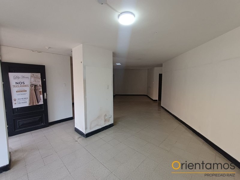 Casa-local disponible para el arriendo en Medellín el codigo es 21337 foto numero 2