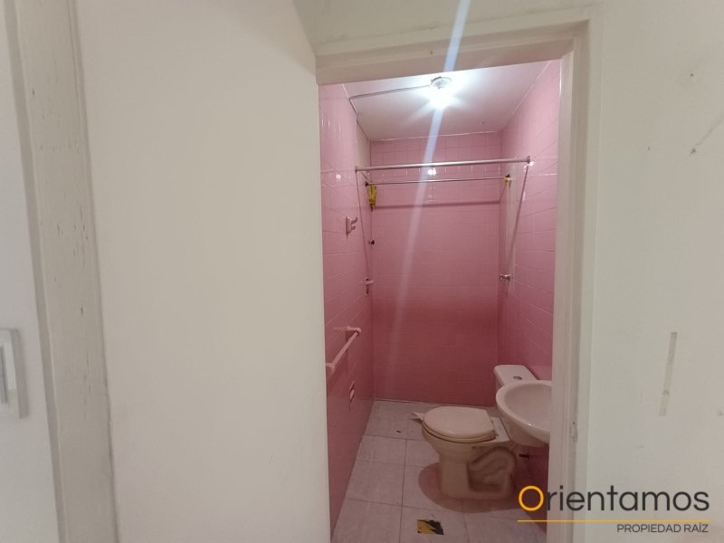 Casa-local disponible para el arriendo en Medellín el codigo es 21337 foto numero 8