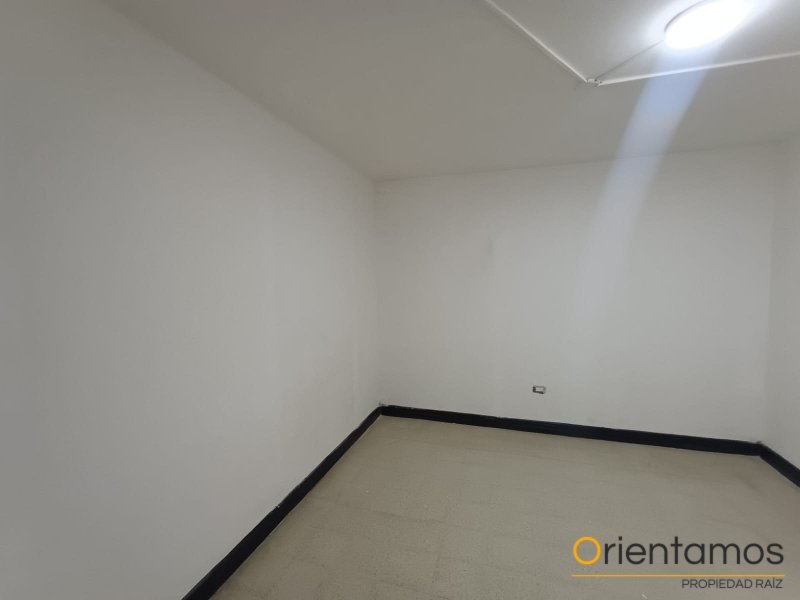 Casa-local disponible para el arriendo en Medellín el codigo es 21337 foto numero 9