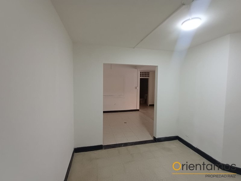 Casa-local disponible para el arriendo en Medellín el codigo es 21337 foto numero 10