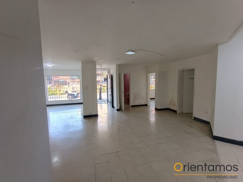 Casa-local disponible para el arriendo en Medellín el codigo es 21337 foto numero 5