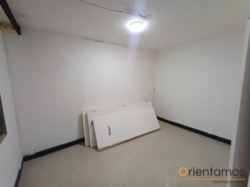 Casa-local disponible para el arriendo en Medellín el codigo es 21337 foto numero 11