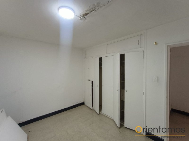 Casa-local disponible para el arriendo en Medellín el codigo es 21337 foto numero 12