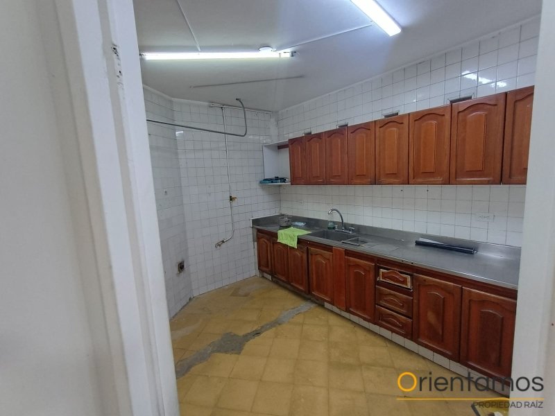 Casa-local disponible para el arriendo en Medellín el codigo es 21337 foto numero 14